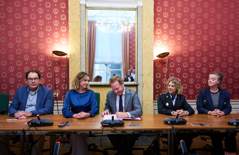 Nieuwe politie-cao ondertekend